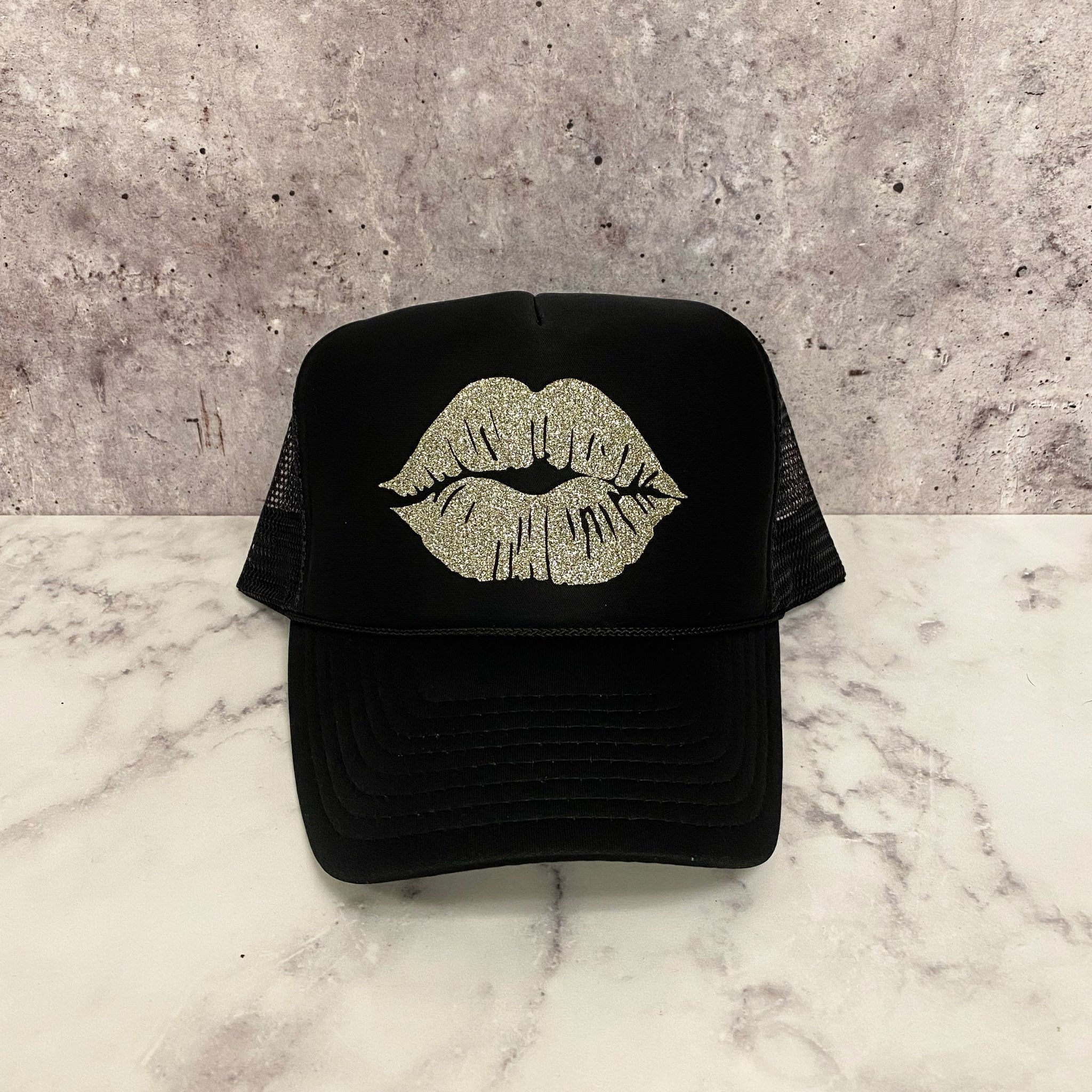 Kiss Lips Trucker
